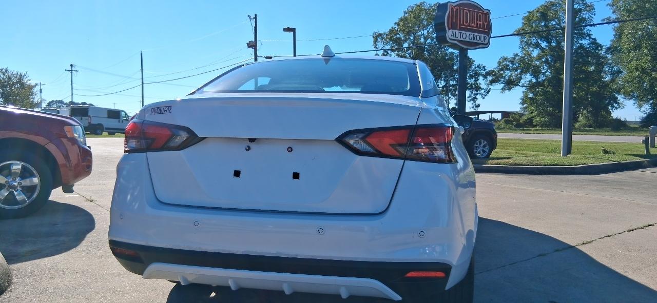 Nissan Versa SV CVT 2022