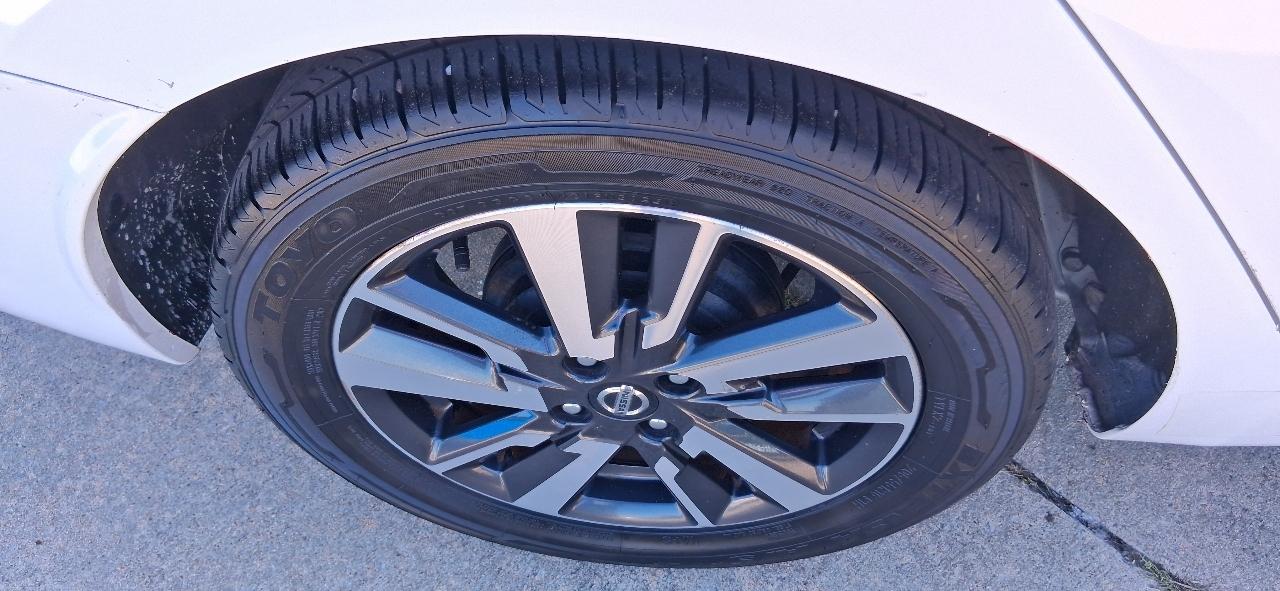 Nissan Versa SV CVT 2022