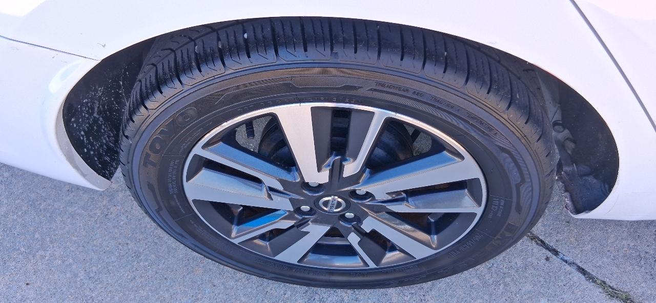Nissan Versa SV CVT 2022
