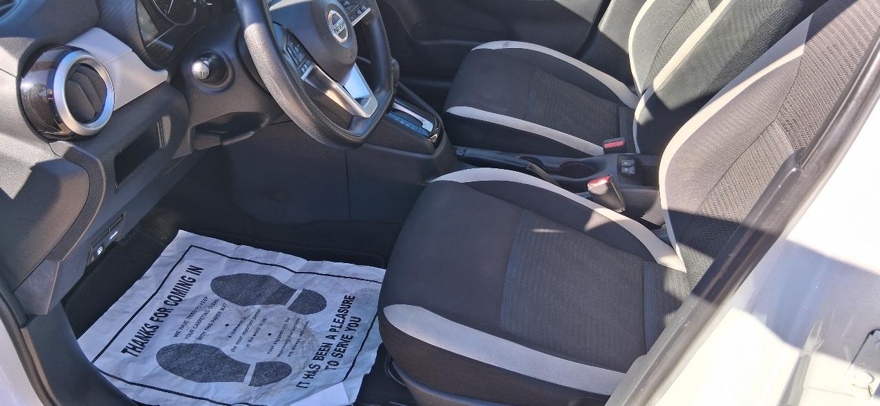Nissan Versa SV CVT 2022
