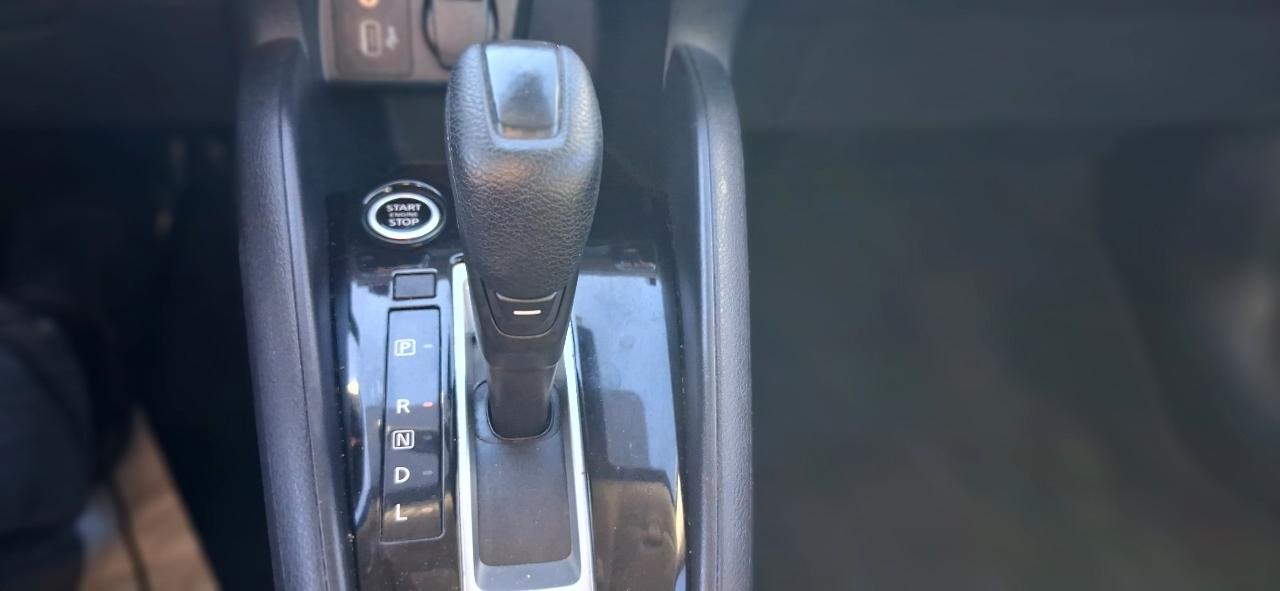 Nissan Versa SV CVT 2022