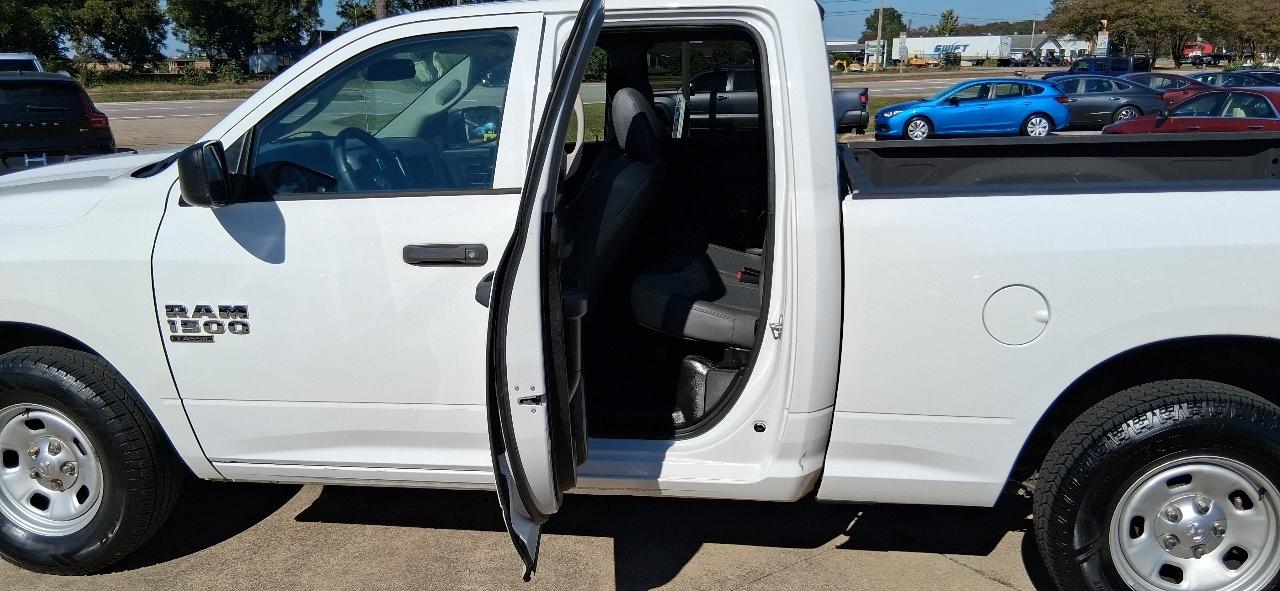 RAM 1500 Classic Tradesman 4x2 Quad Cab 6'4" Box 2019