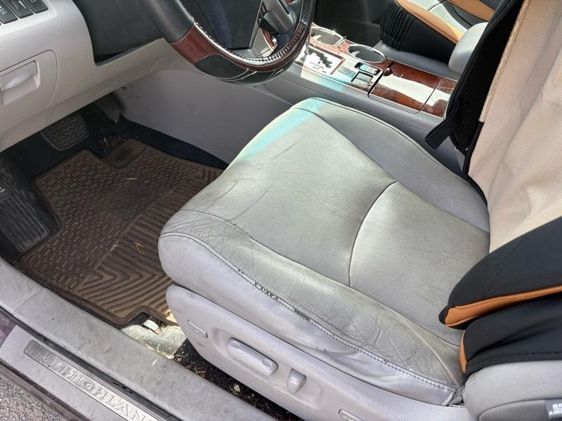 Toyota Highlander Limited 4WD 2011