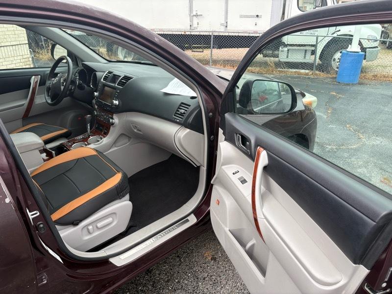 Toyota Highlander Limited 4WD 2011