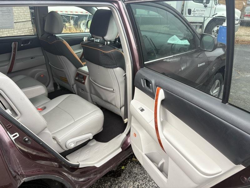 Toyota Highlander Limited 4WD 2011