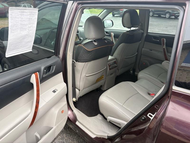 Toyota Highlander Limited 4WD 2011
