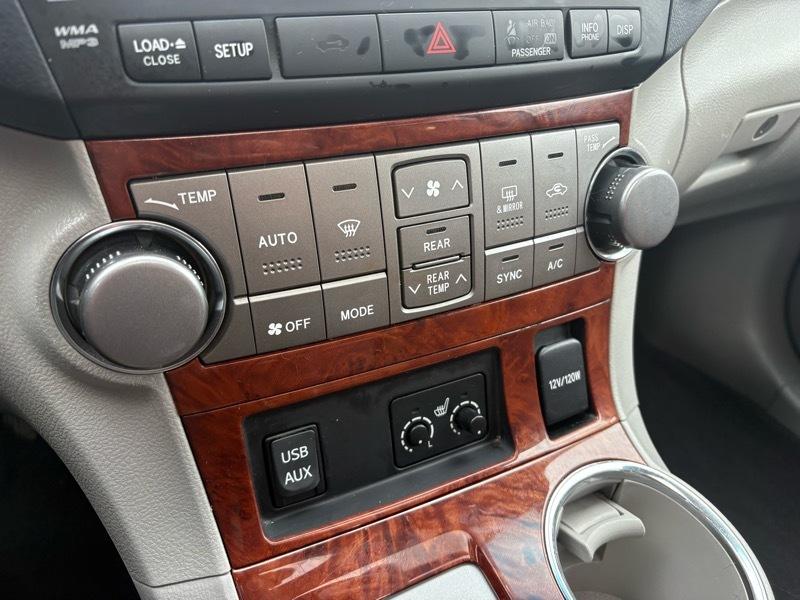 Toyota Highlander Limited 4WD 2011