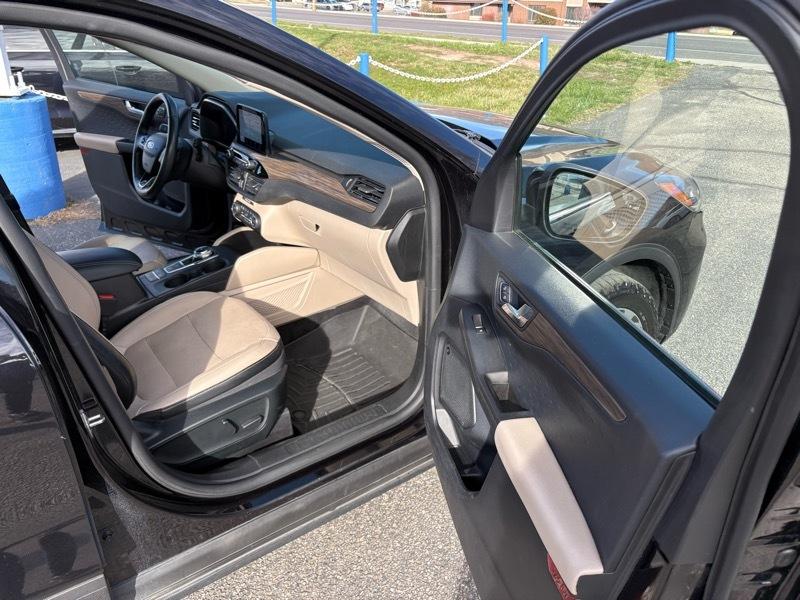 Ford Escape Titanium 4WD 2020