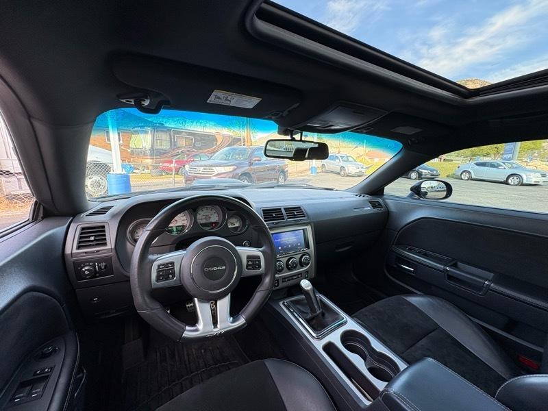 Dodge Challenger SRT8 2012