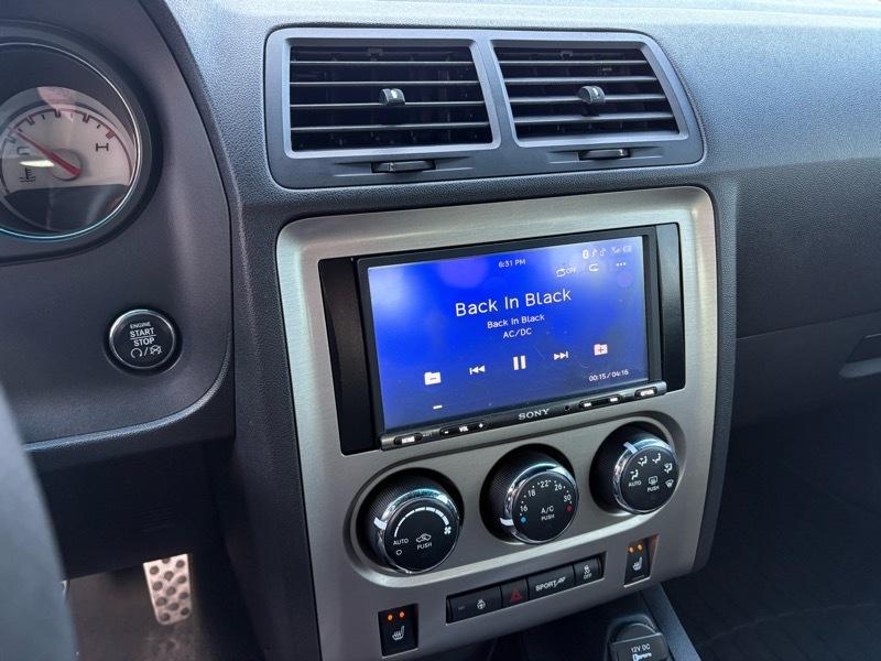 Dodge Challenger SRT8 2012