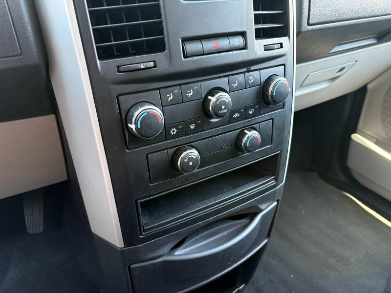 Dodge Grand Caravan SE 2010