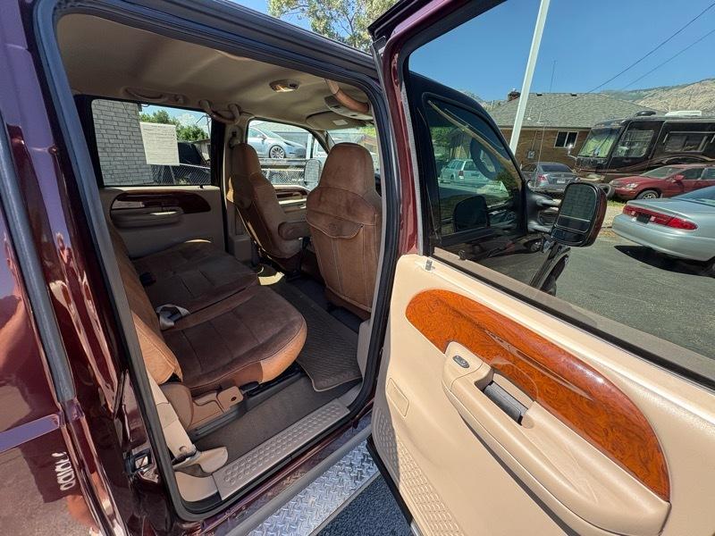 Ford F-350 SD Lariat Crew Cab Long Bed 4WD 2004