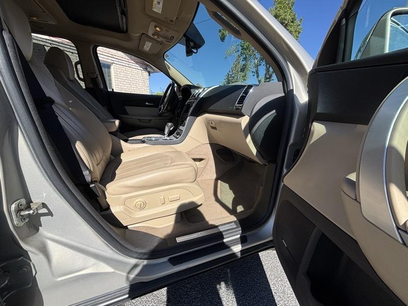 GMC Acadia SLT-2 AWD 2010