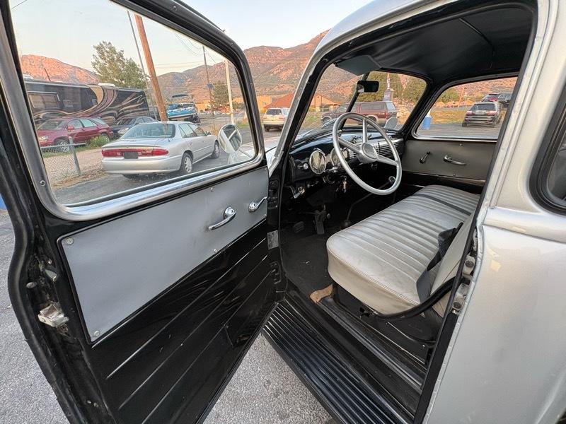 Chevrolet 3/4 Ton Pickups  1948