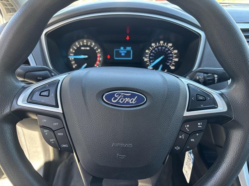 Ford Fusion S 2016