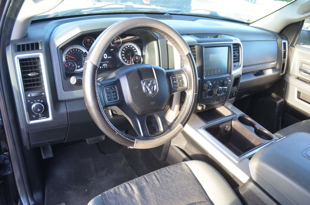 RAM 1500 2WD Crew Cab 149" Lone Star 2015