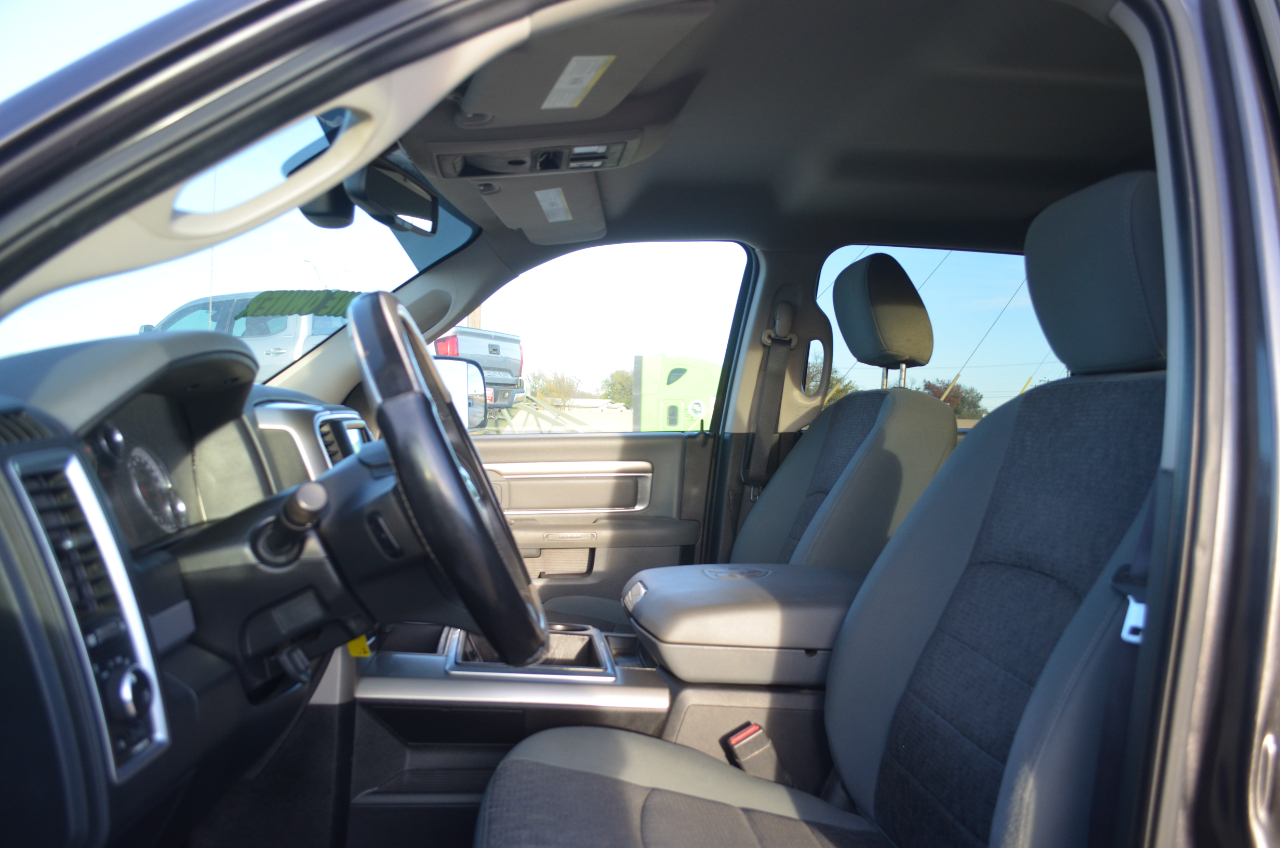 RAM 1500 2WD Crew Cab 149" Lone Star 2015