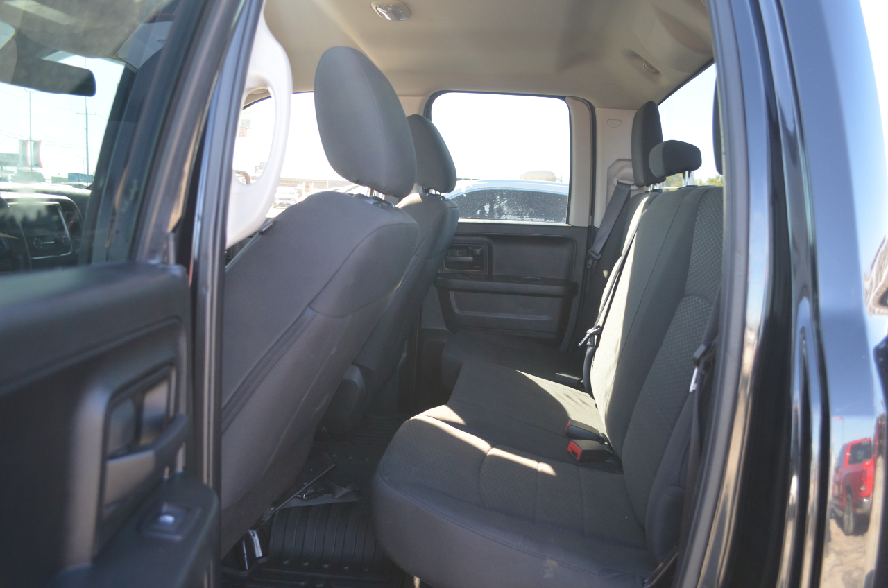 RAM 1500 Classic Tradesman 4x2 Quad Cab 6'4" Box 2019