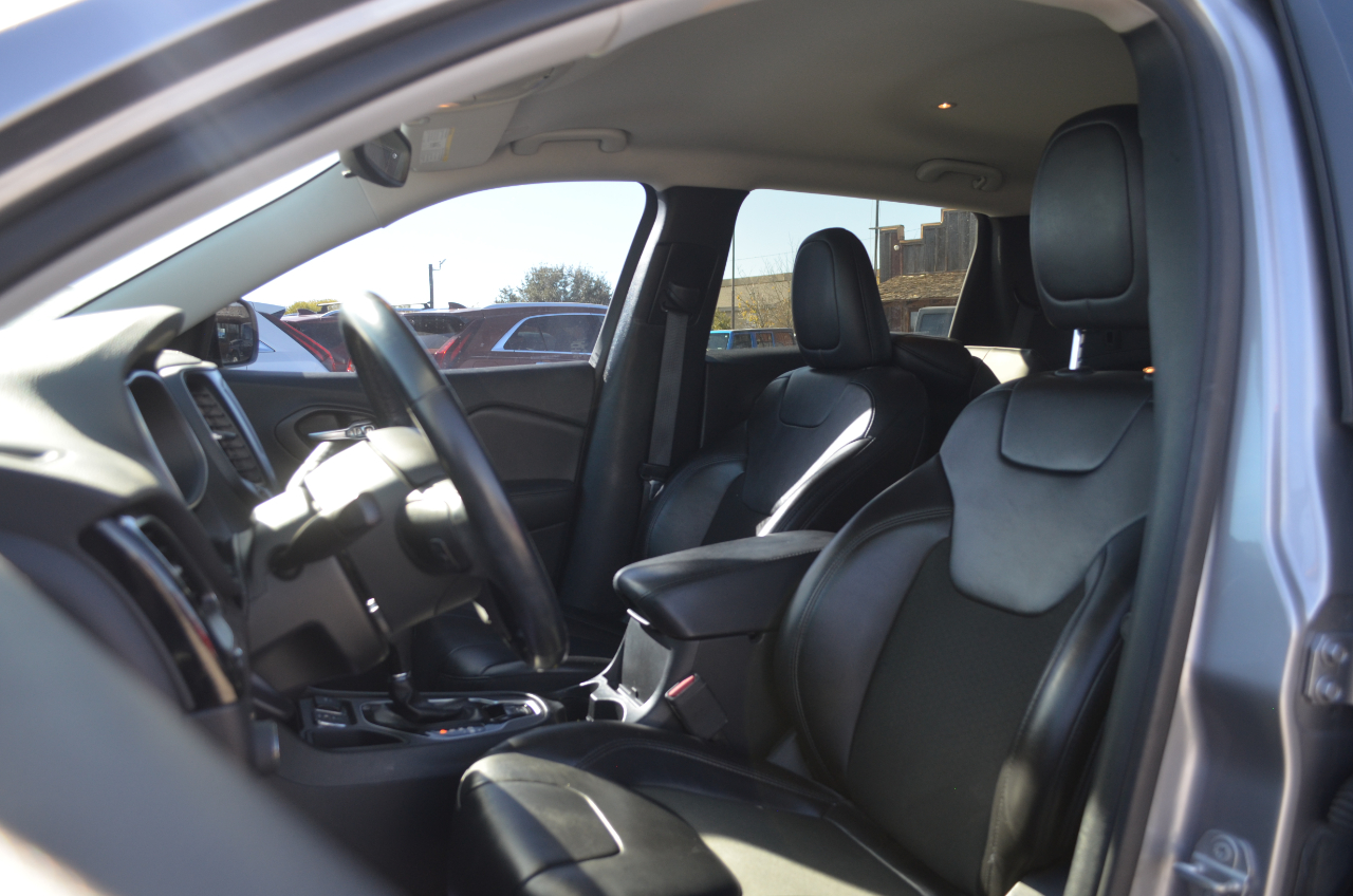 Jeep Cherokee Altitude FWD 2021