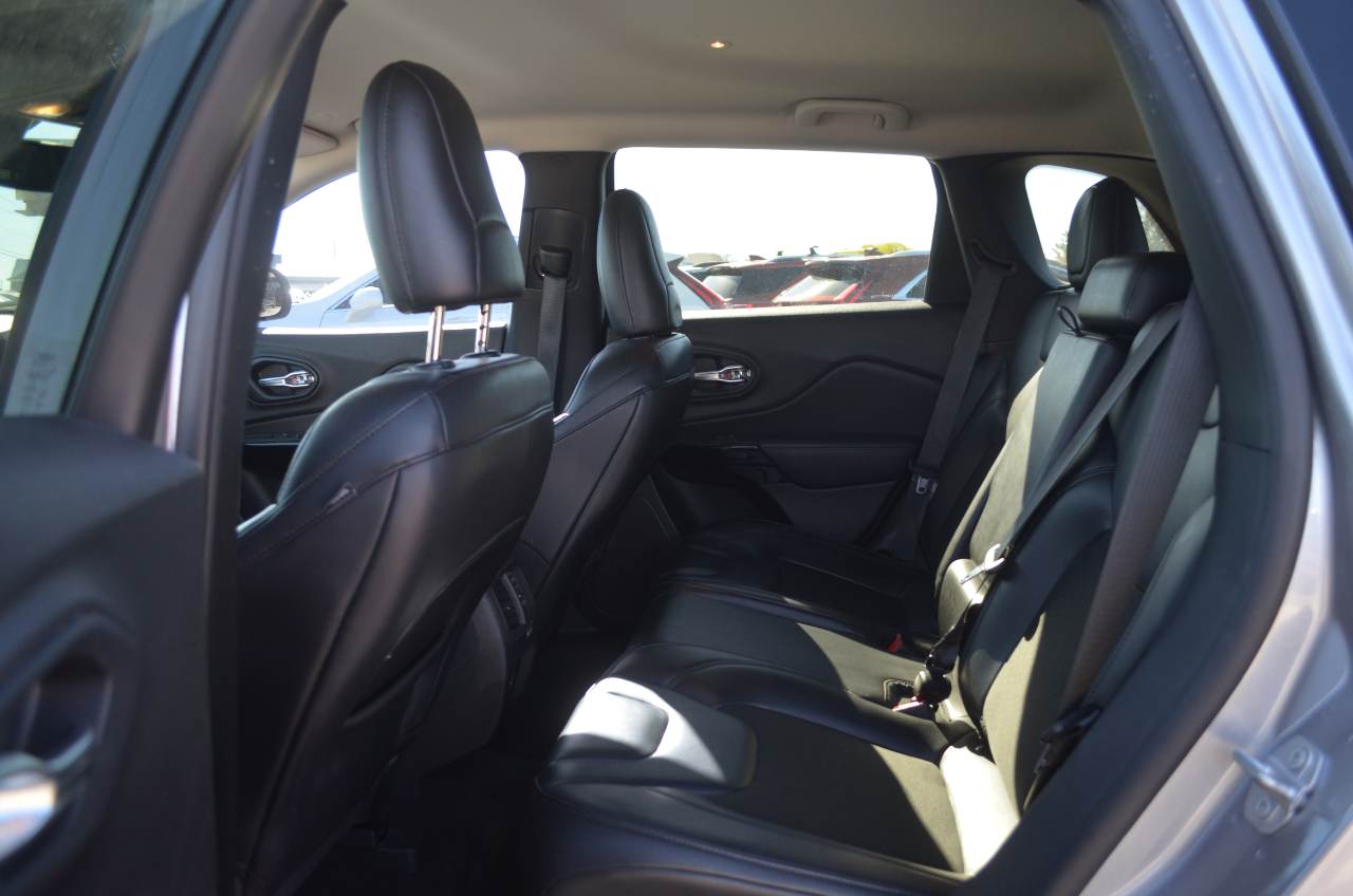 Jeep Cherokee Altitude FWD 2021