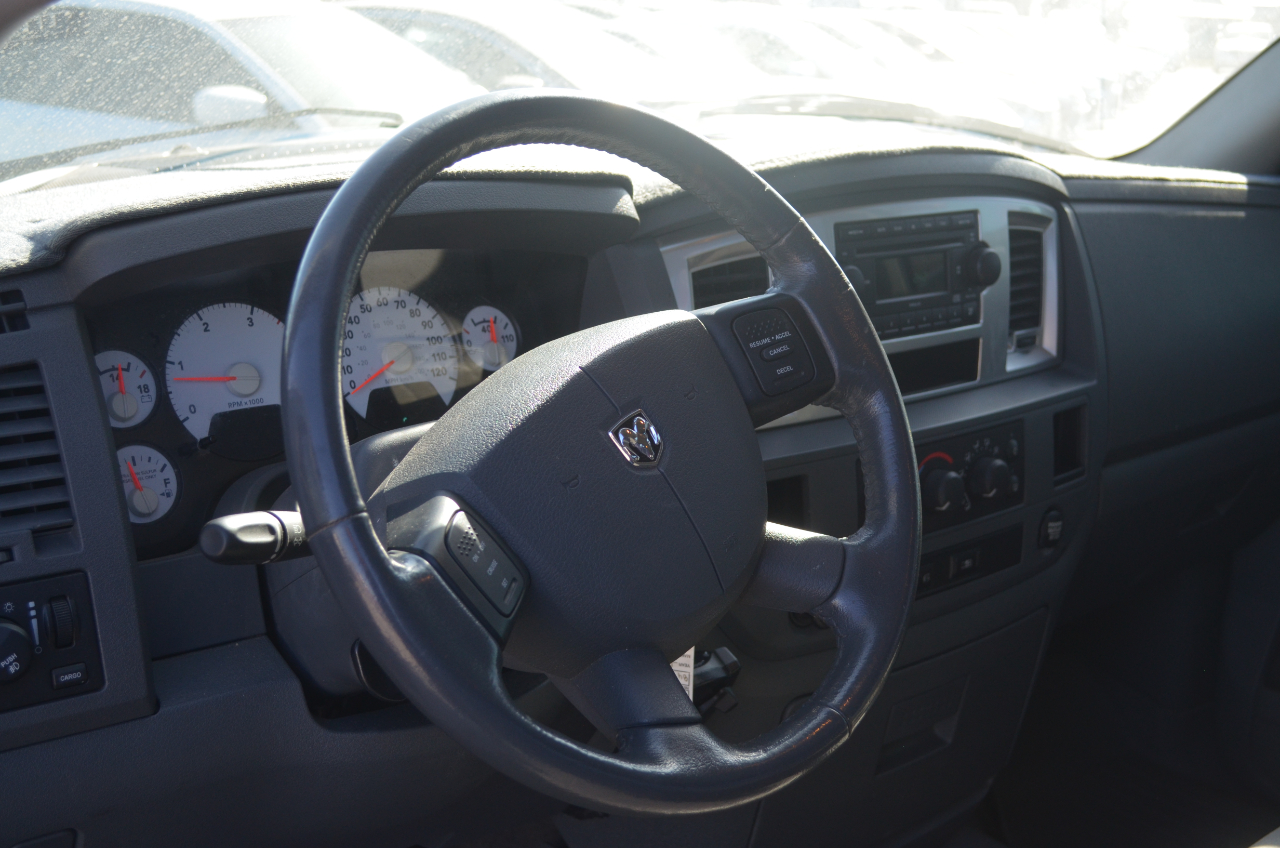 Dodge Ram 2500 2WD Quad Cab 160.5" SLT 2007