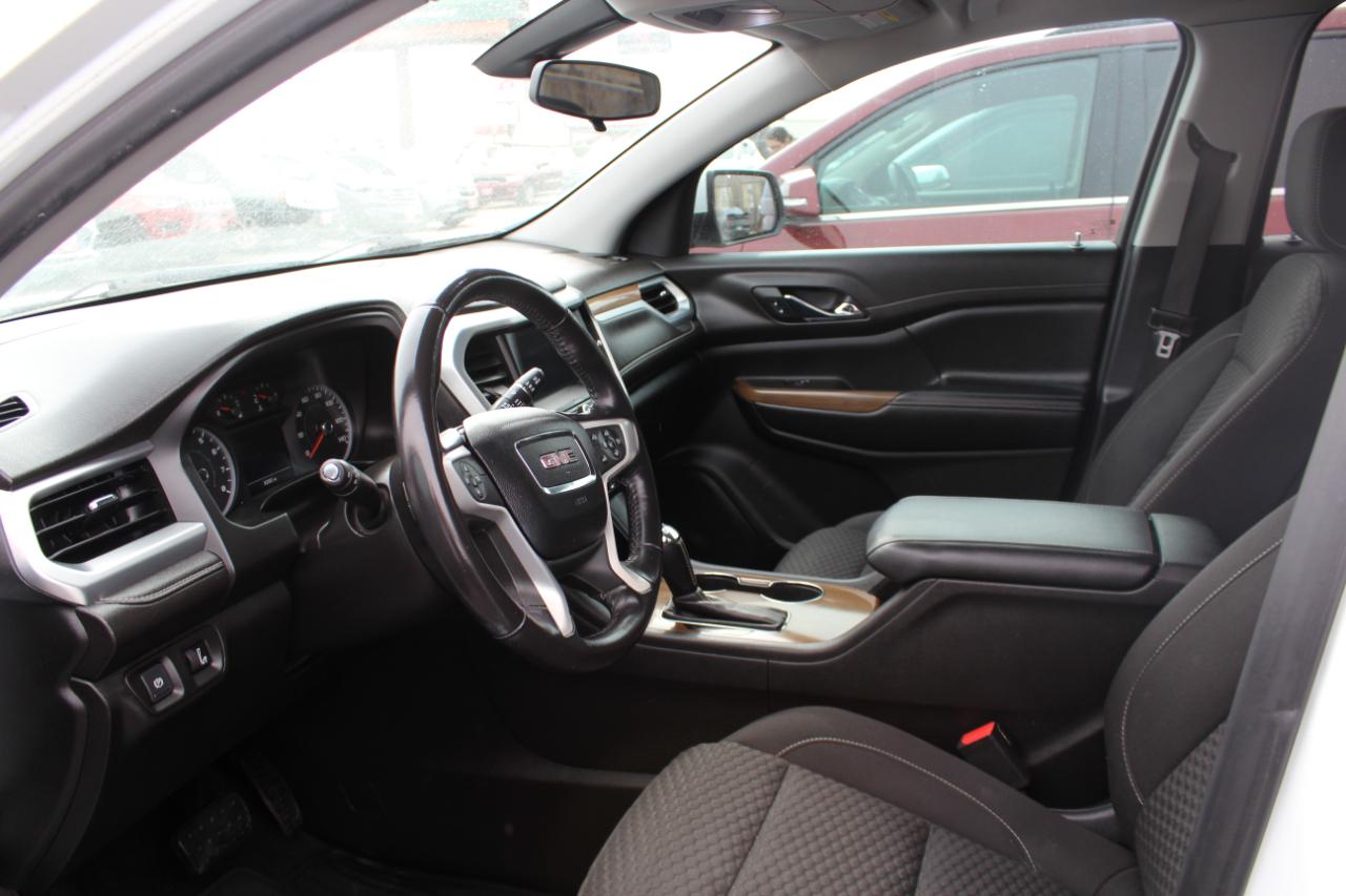 GMC Acadia FWD 4dr SLE w/SLE-1 2019