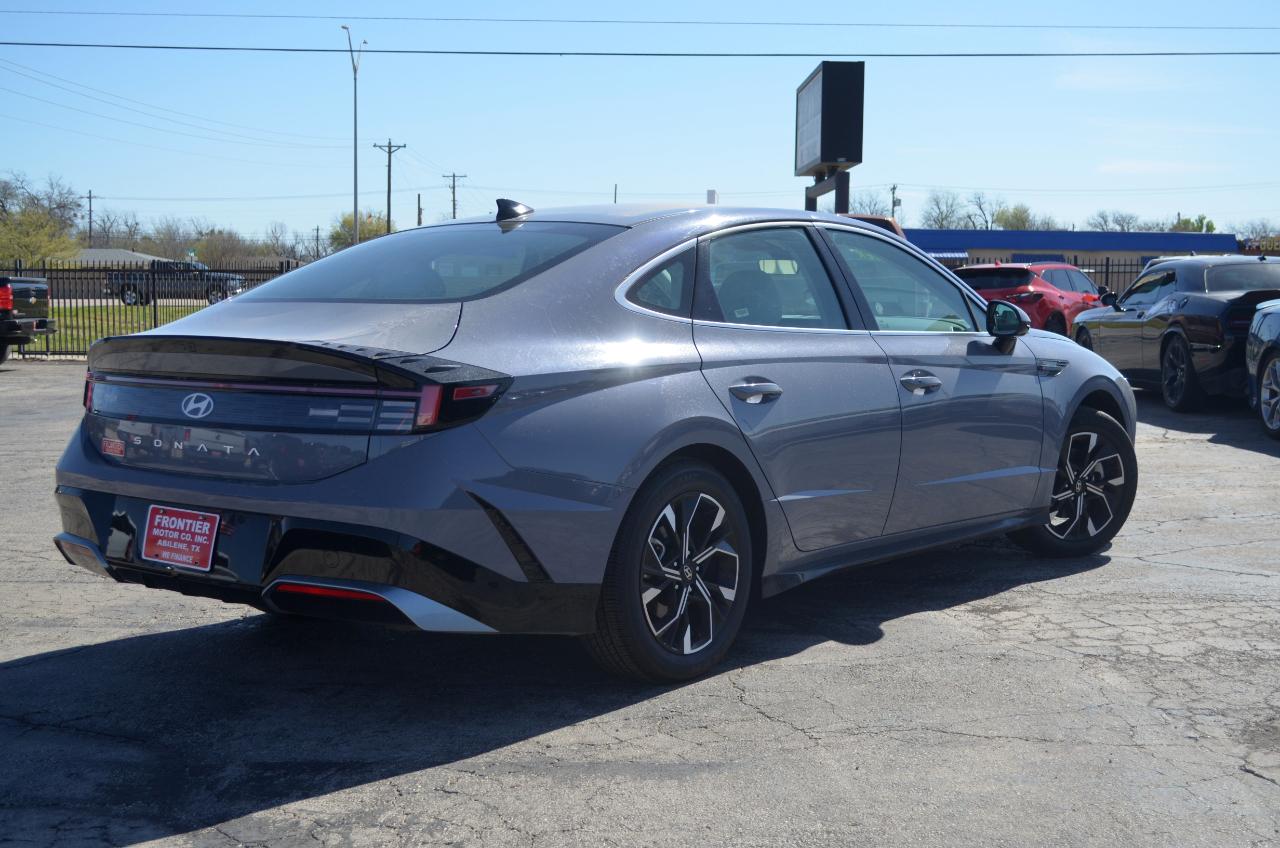 Hyundai Sonata SEL FWD 2025