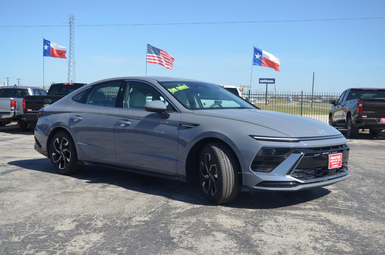 Hyundai Sonata SEL FWD 2025