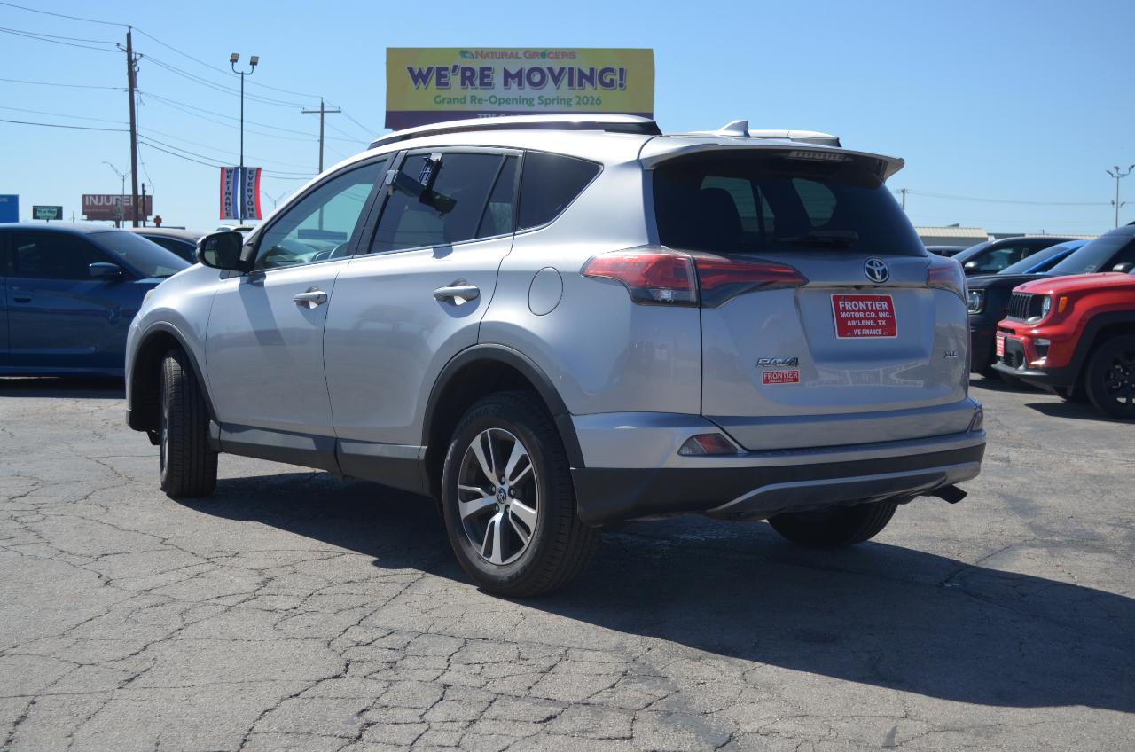 Toyota RAV4 XLE FWD (Natl) 2017