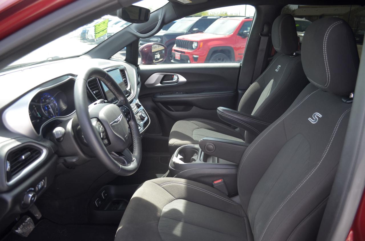 Chrysler Pacifica Touring FWD 2021