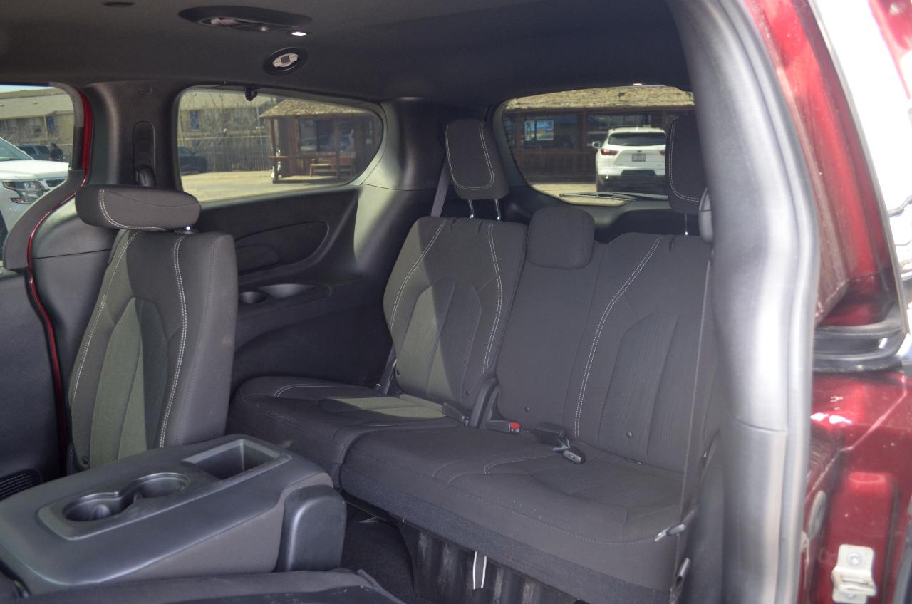 Chrysler Pacifica Touring FWD 2021