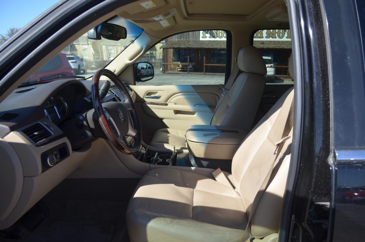 Cadillac Escalade ESV AWD 4dr Luxury 2011