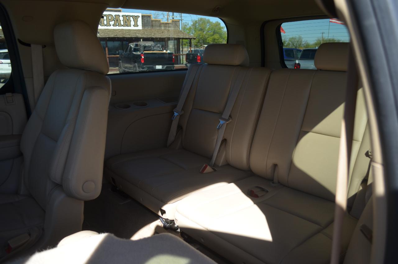 Cadillac Escalade ESV AWD 4dr Luxury 2011