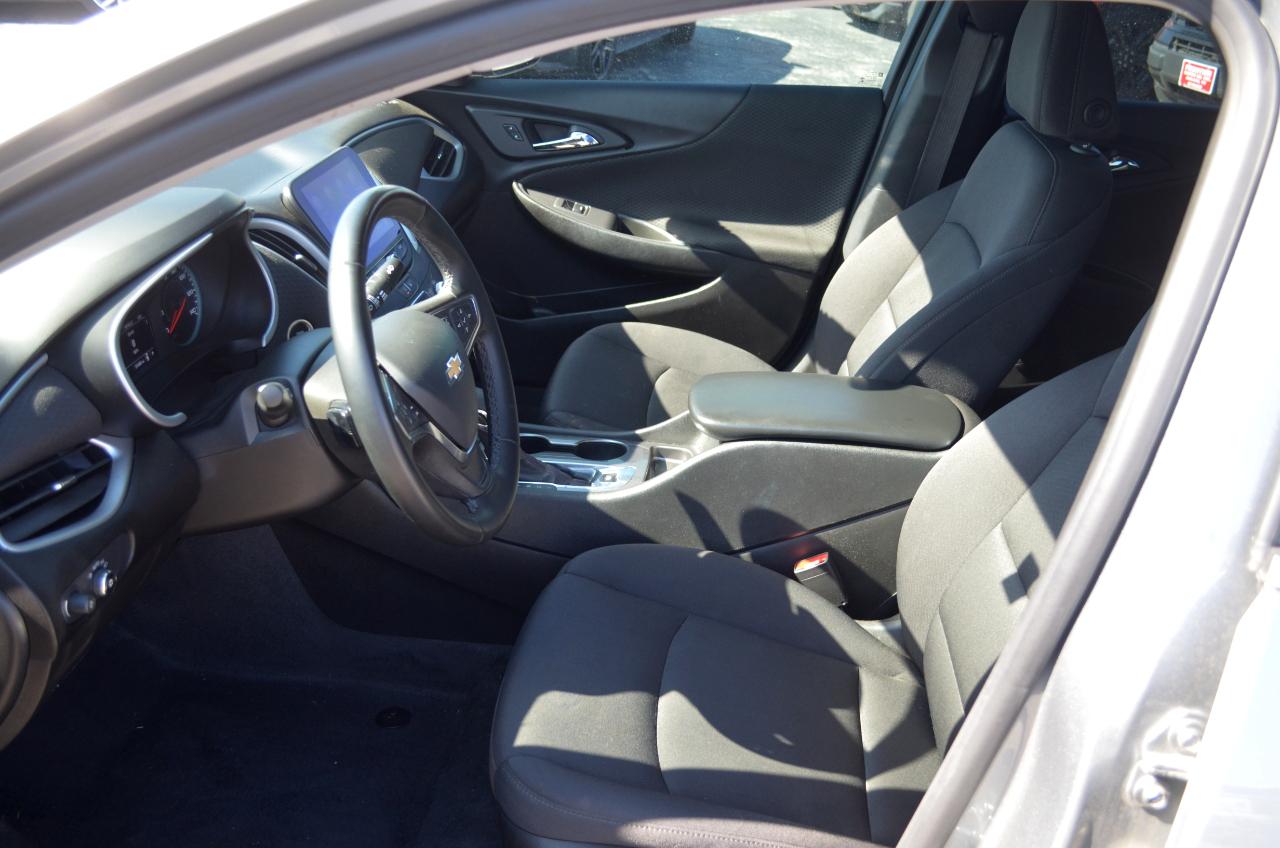 Chevrolet Malibu 4dr Sdn RS 2024