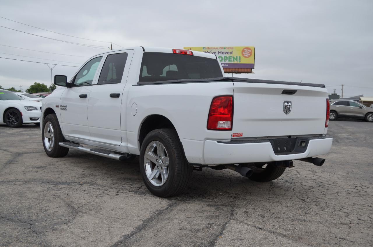 RAM 1500 Express 4x2 Crew Cab 5'7" Box 2018