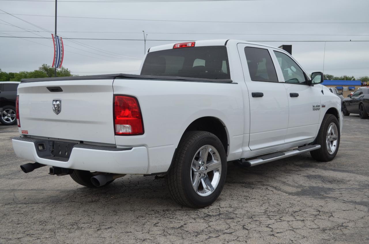 RAM 1500 Express 4x2 Crew Cab 5'7" Box 2018