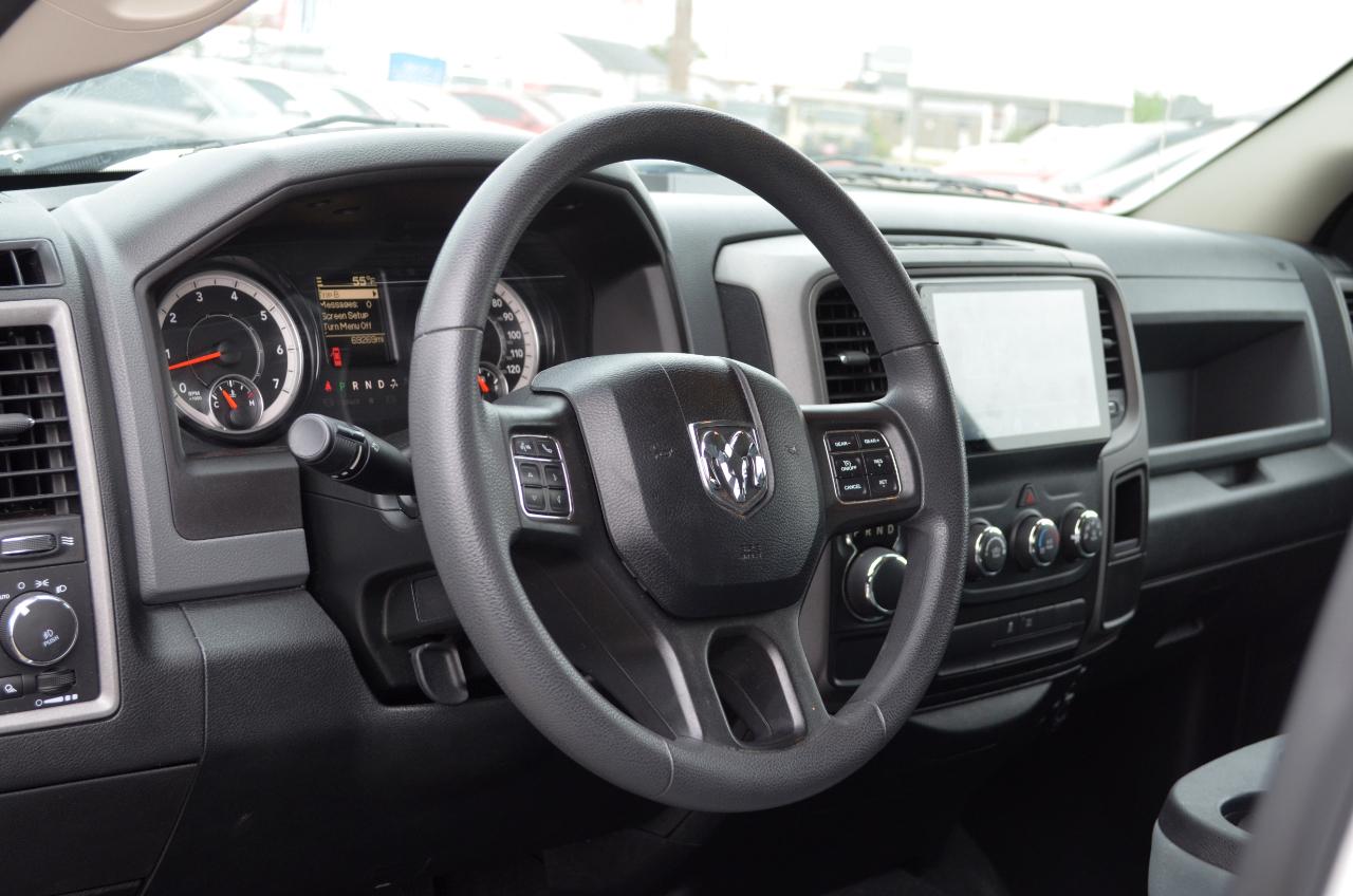 RAM 1500 Express 4x2 Crew Cab 5'7" Box 2018