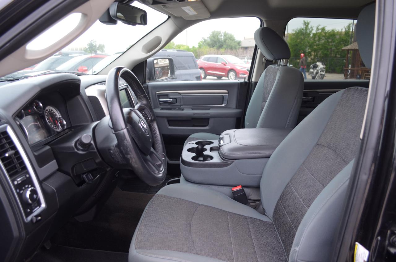 RAM 1500 Big Horn 4x2 Crew Cab 5'7" Box 2017