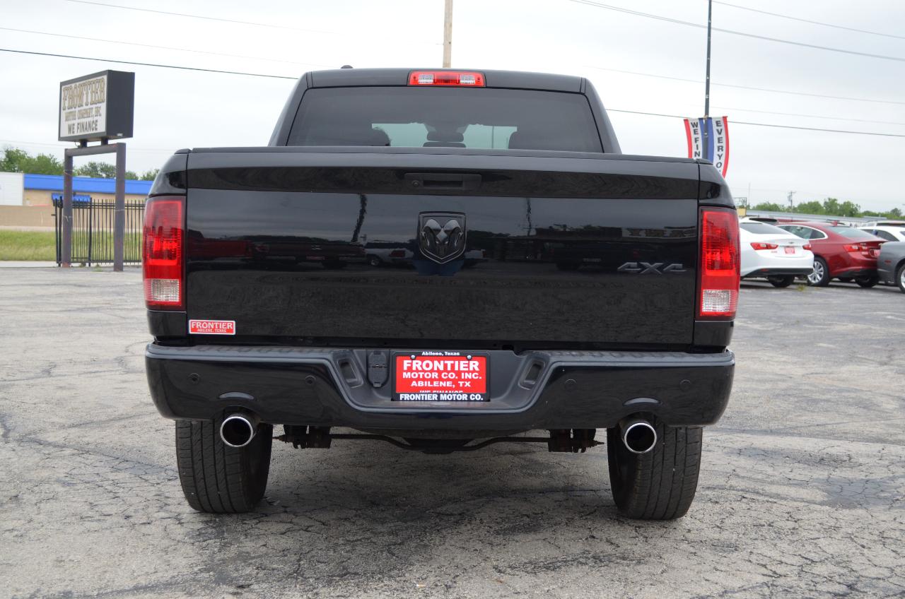 RAM 1500 Classic Express 4x4 Quad Cab 6'4" Box 2021