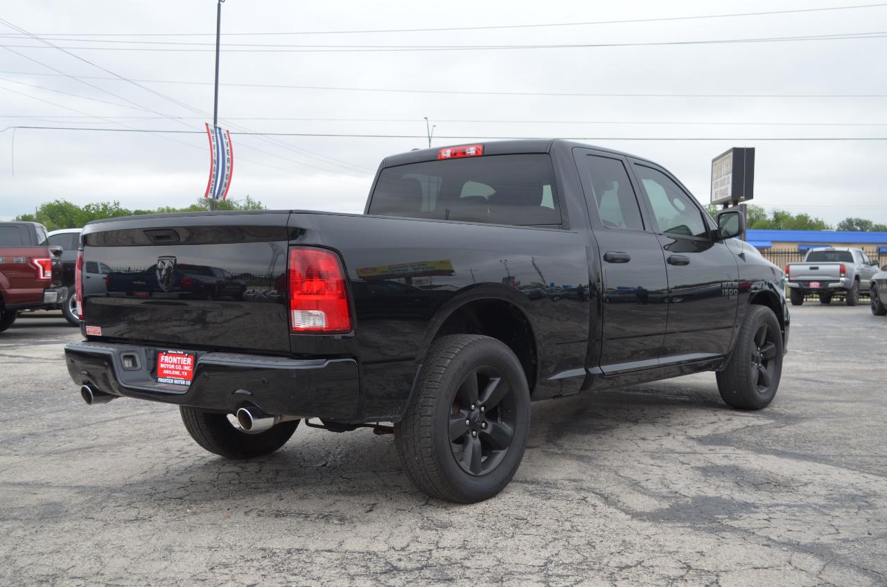 RAM 1500 Classic Express 4x4 Quad Cab 6'4" Box 2021