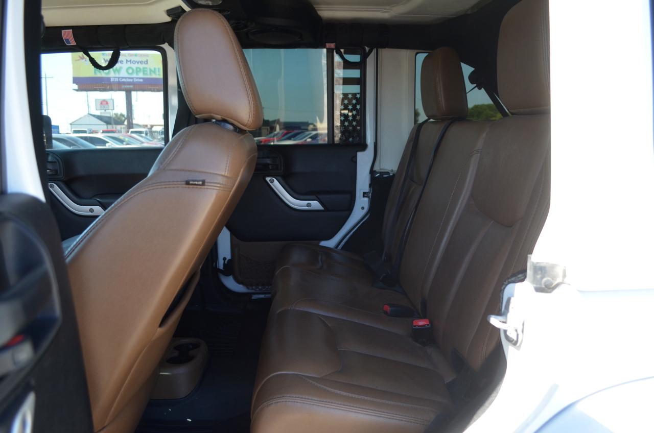 Jeep Wrangler Unlimited 4WD 4dr Sahara 2014