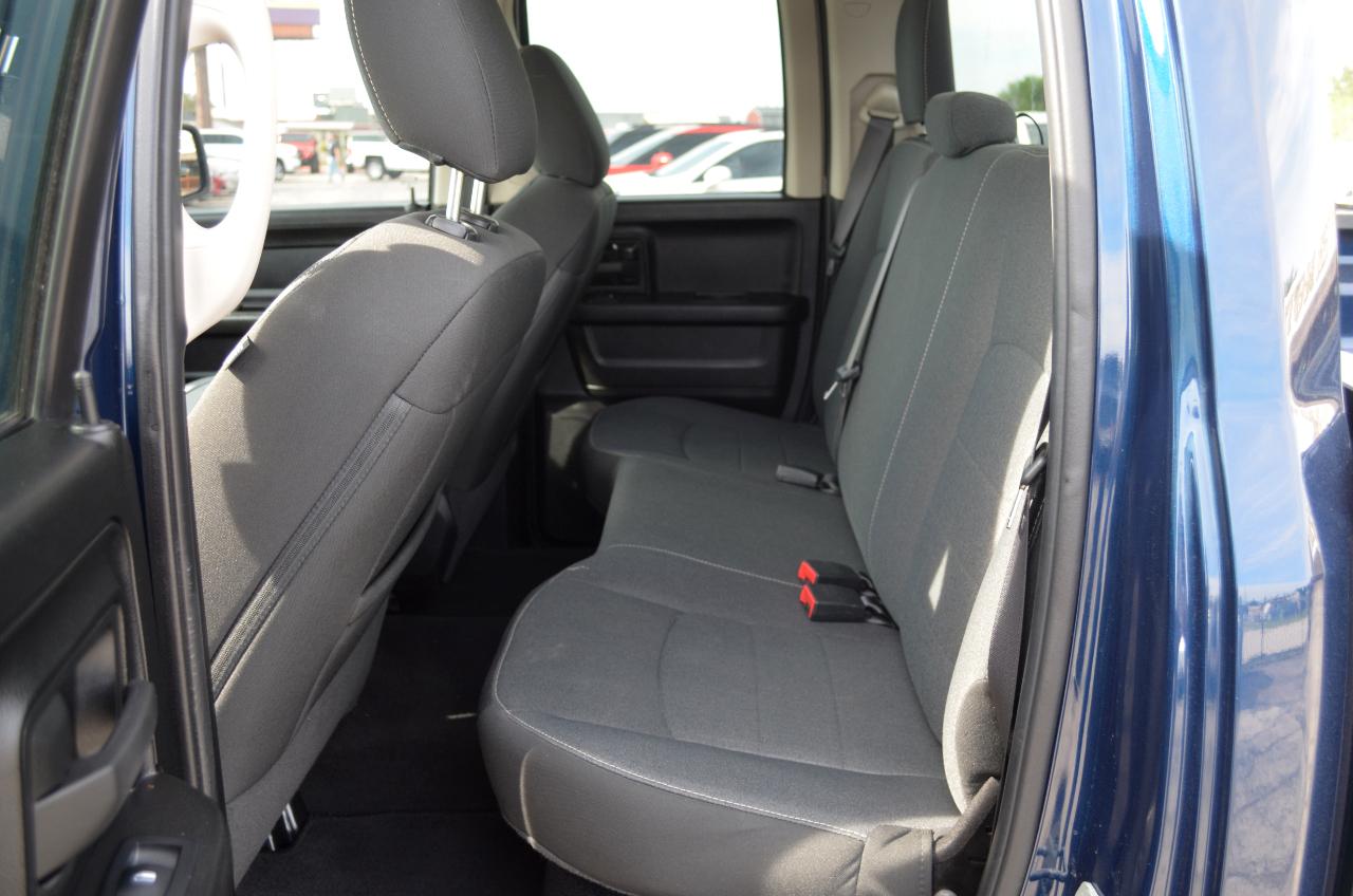 RAM 1500 Classic Tradesman 4x2 Quad Cab 6'4" Box 2022