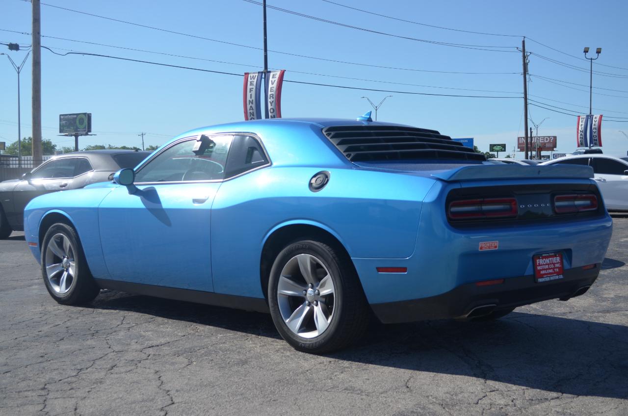 Dodge Challenger SXT RWD 2019