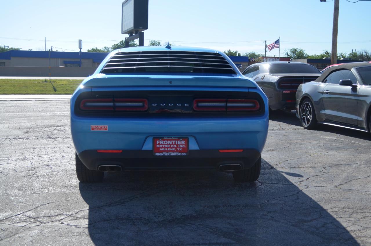 Dodge Challenger SXT RWD 2019