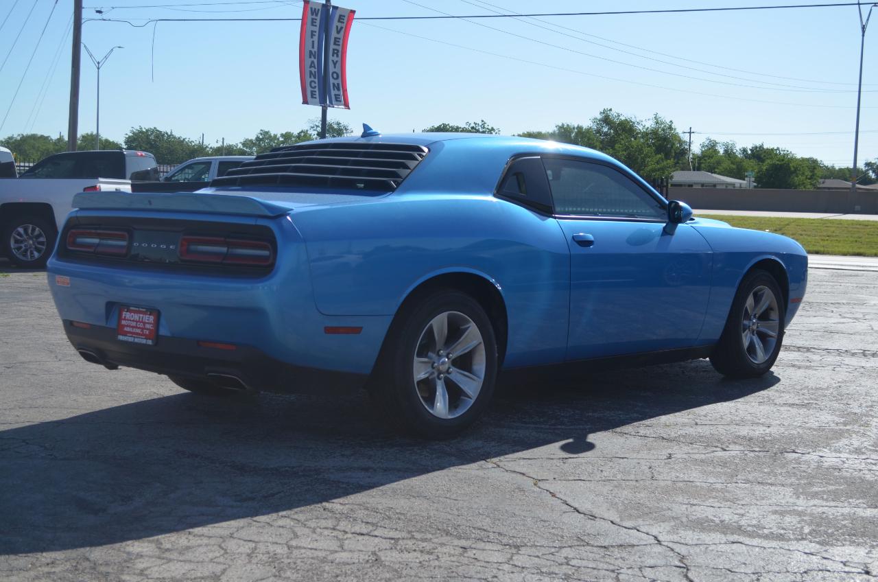 Dodge Challenger SXT RWD 2019