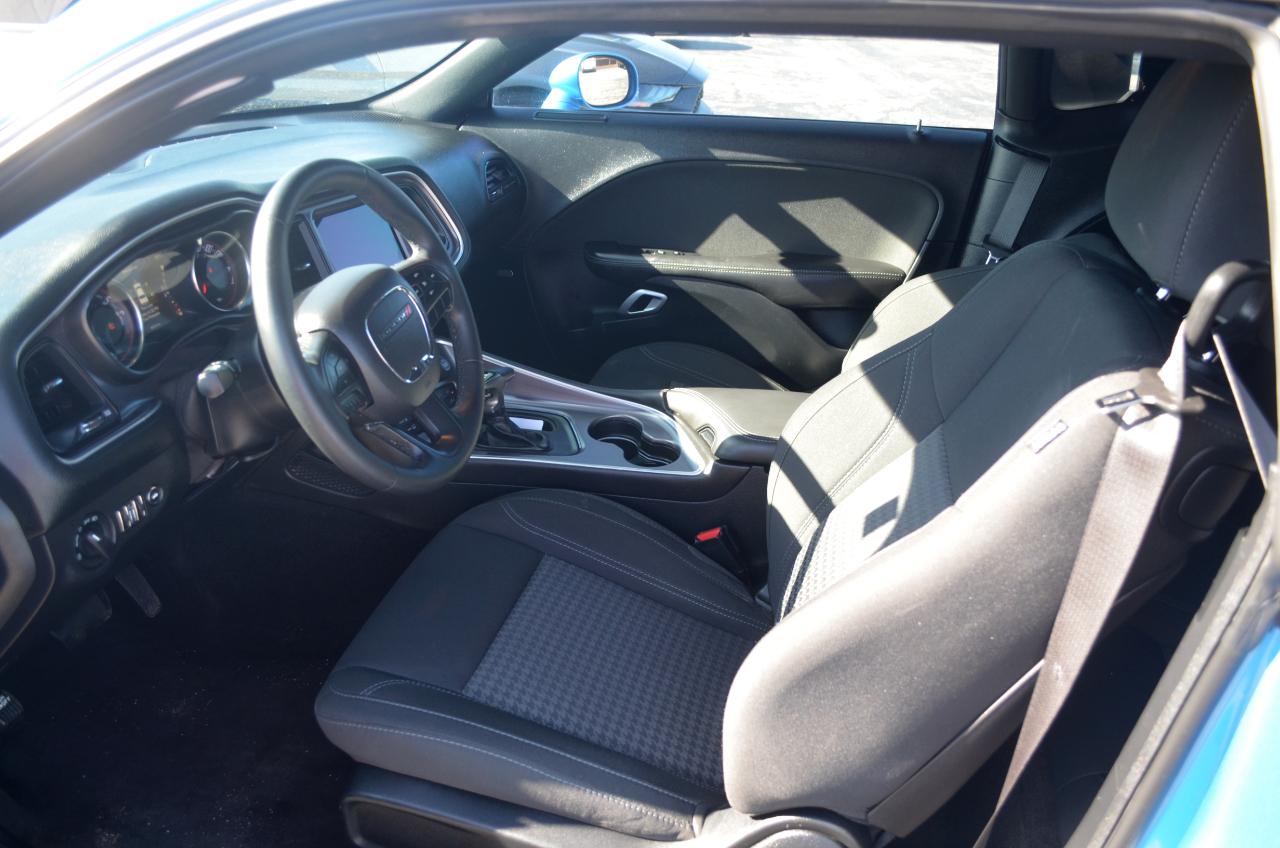 Dodge Challenger SXT RWD 2019