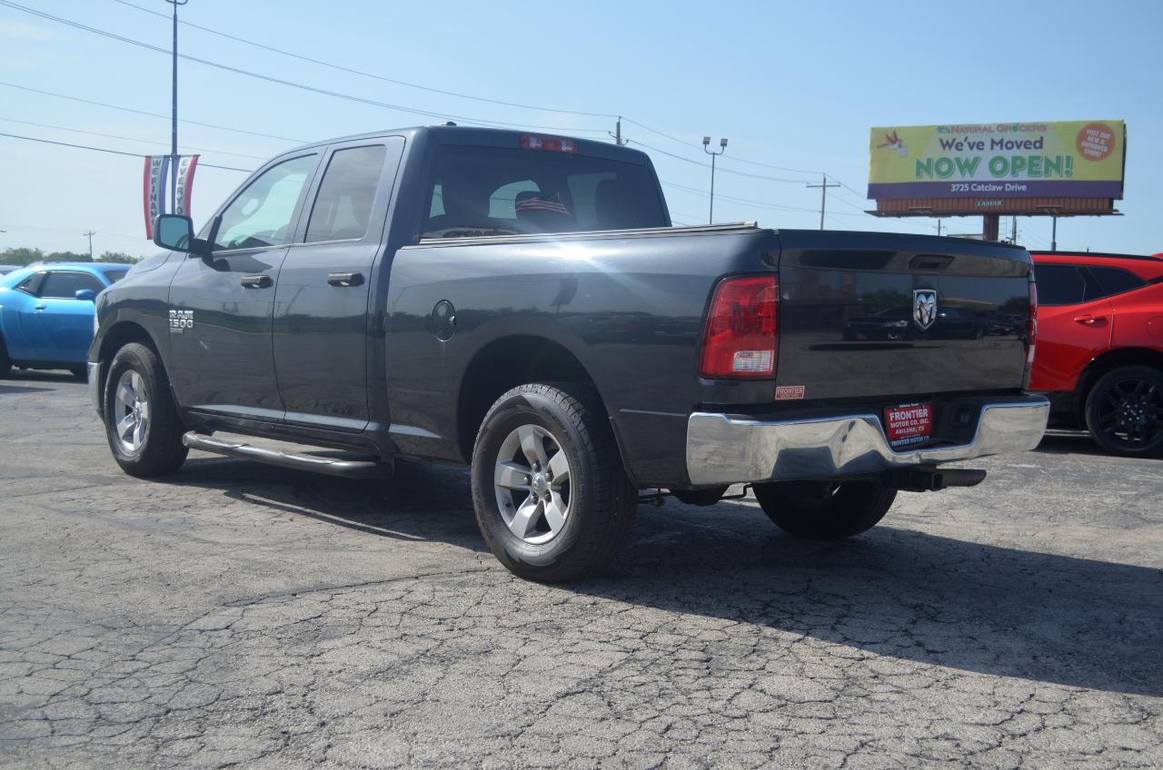 RAM 1500 Classic SLT 4x4 Crew Cab 5'7" Box 2019