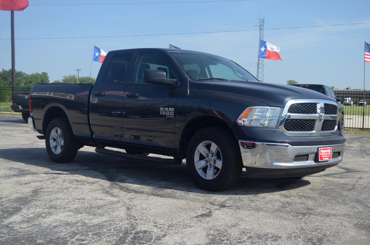 RAM 1500 Classic SLT 4x4 Crew Cab 5'7" Box 2019