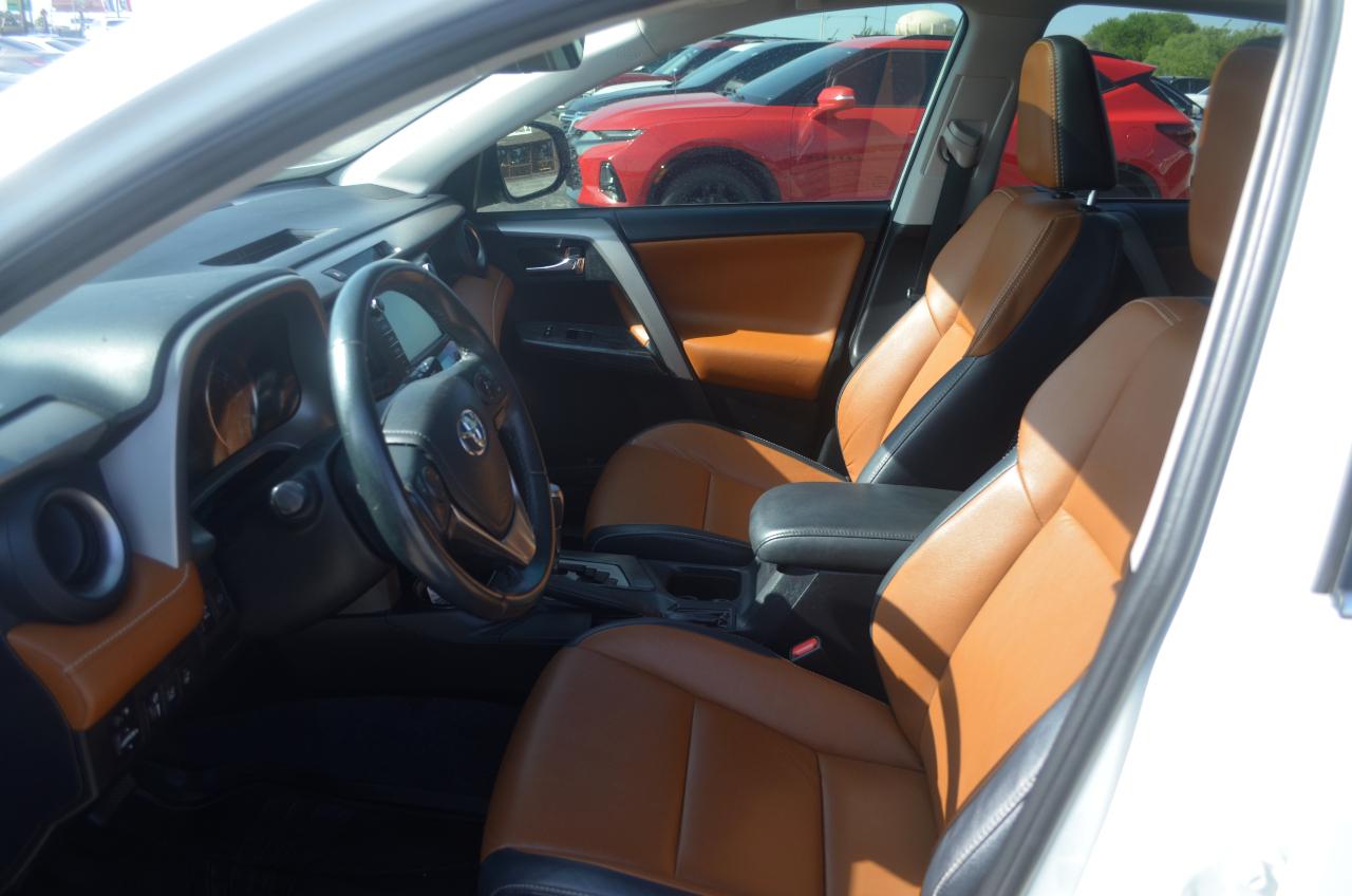 Toyota RAV4 Limited AWD (Natl) 2017