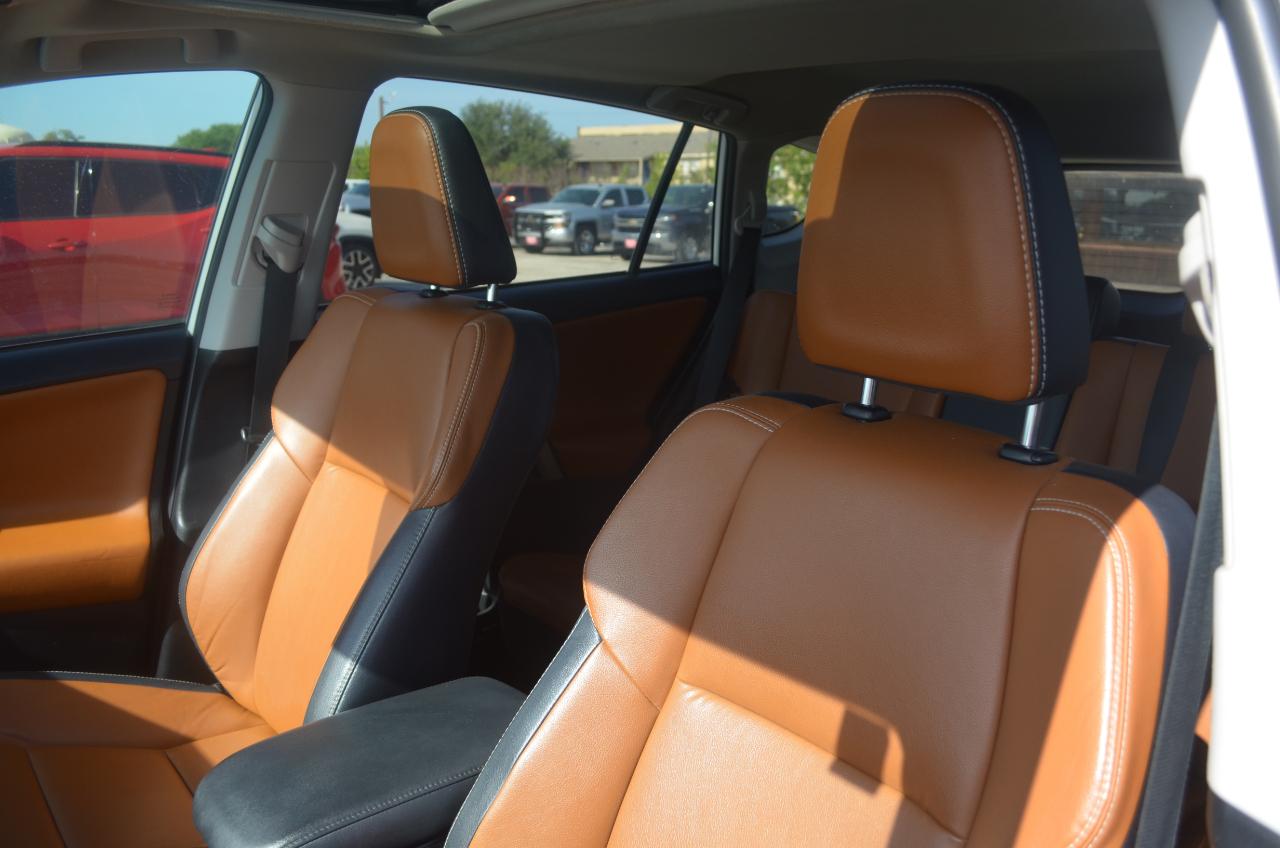 Toyota RAV4 Limited AWD (Natl) 2017